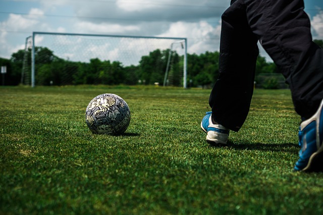 乌姆蒂蒂：德尚是顶级教练标杆；博格巴心理强大能重返巅峰